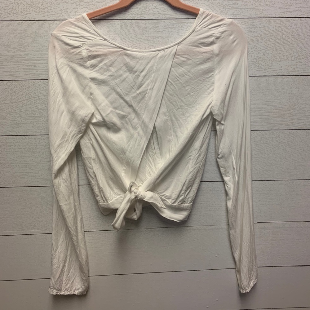 WHITE WRAP TOP